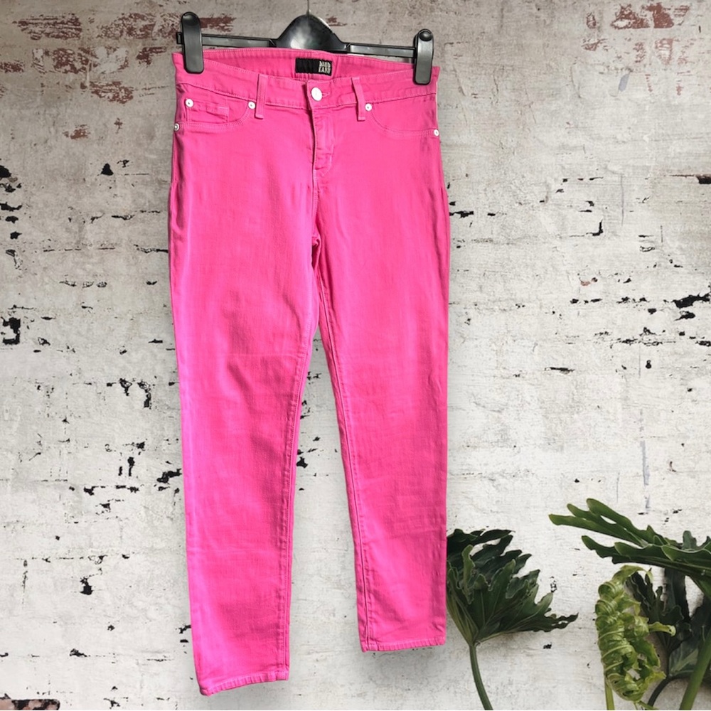David Kahn hot pink Nikki cuffed ankle jean size 27